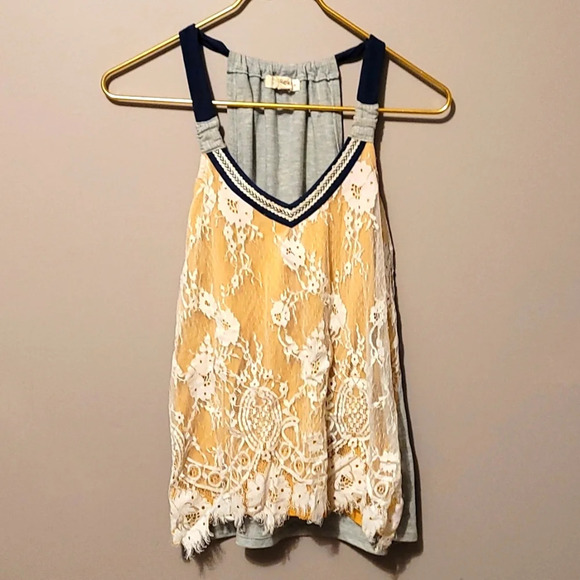 C 31: REWIND: SIZE XS WOMENS TOP - Picture 1 of 3